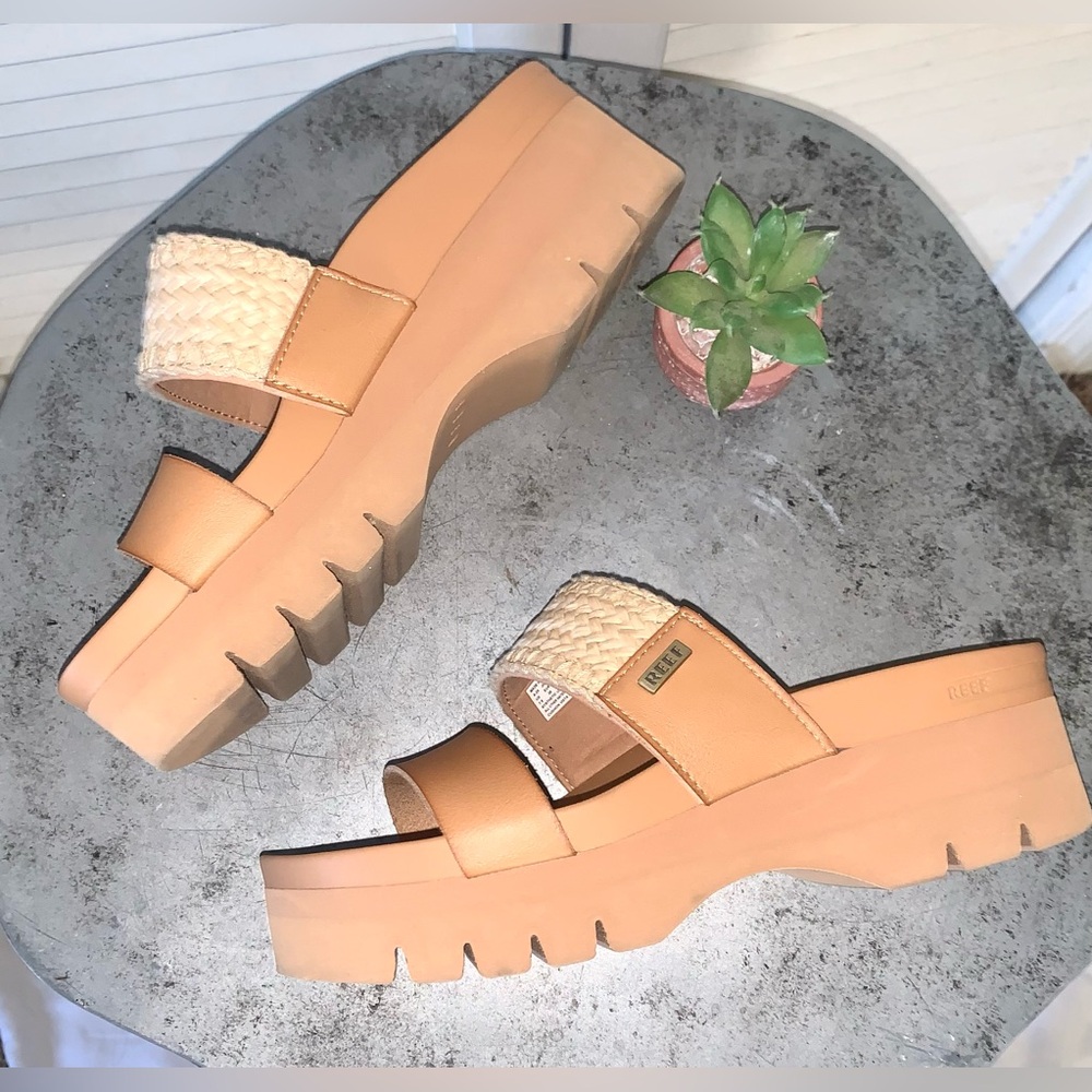 Reef Women's Vista Braid II sandals in a natural color platform 7.5 - Picture 8 of 11